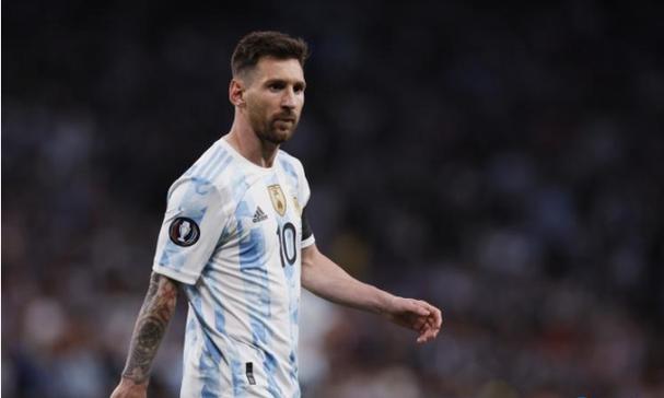 10/30年期英债收益率跌约3个基点，四名官员在决议日要求英国央行行长贝利降息